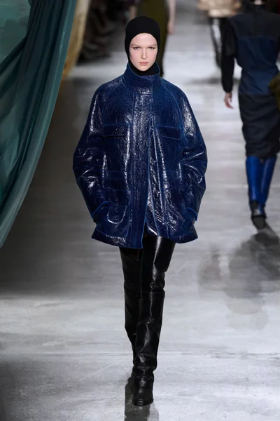 Look 27